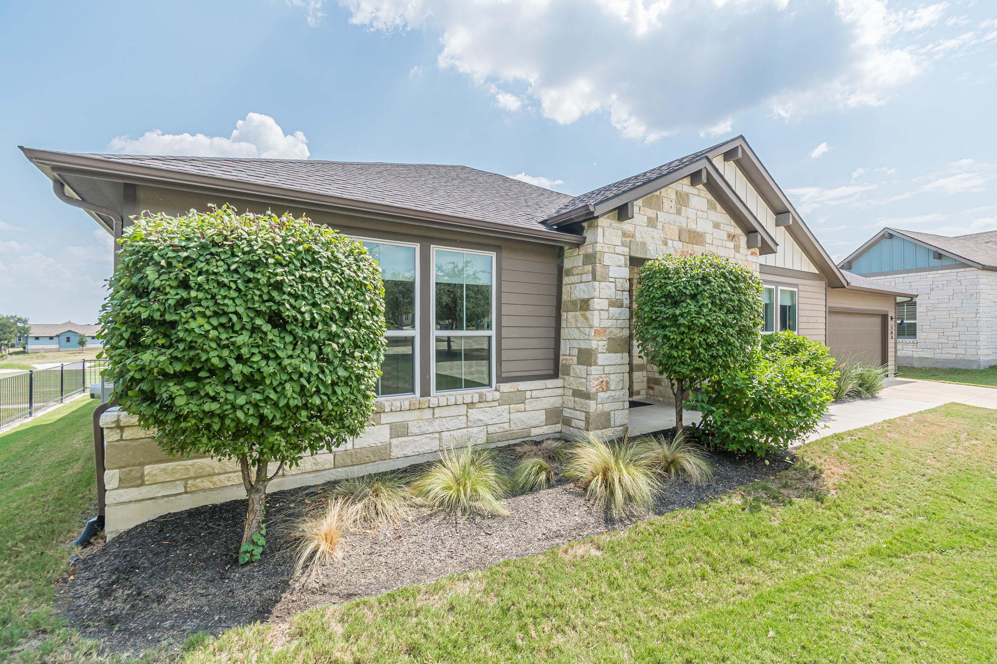 318 Dancing Oak Ln #104, San Marcos