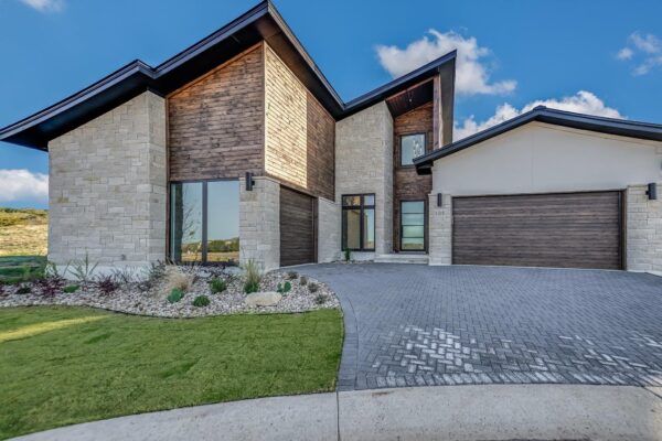 105 Via Roma Ct, Horseshoe Bay