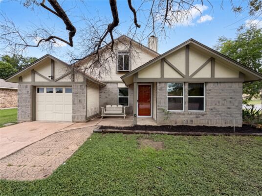 1301 Pitcairn Dr, Pflugerville