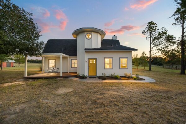 245 Country Ln, McDade