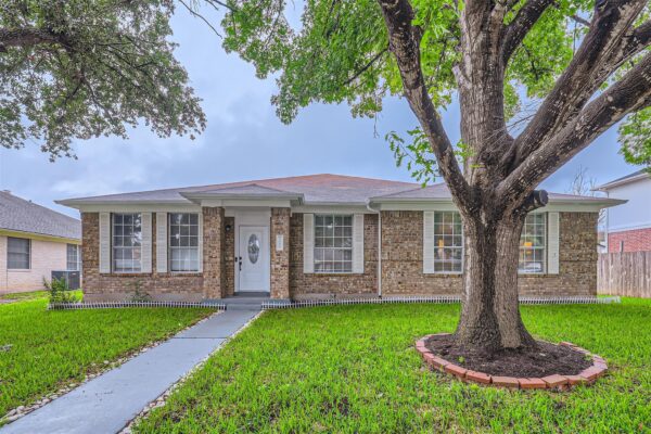 1016 Thackeray Ln, Pflugerville