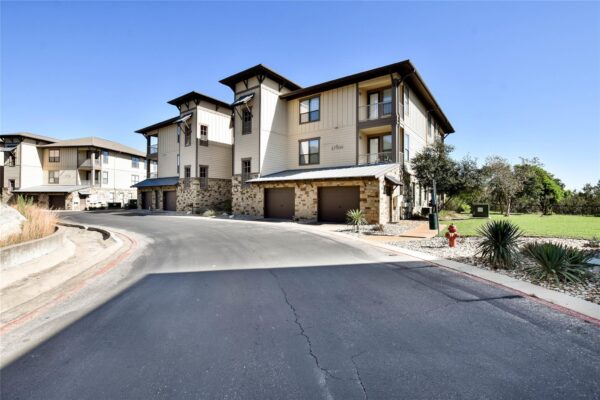 17800 Maritime Point Dr #101, Jonestown