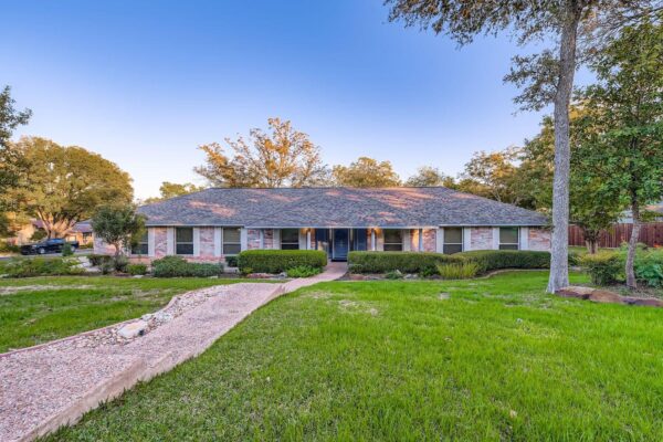 9201 HEATHERWOOD Dr, Austin
