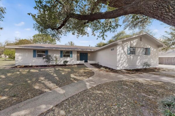 812 George St, Taylor