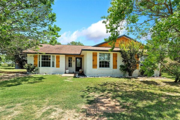 372 Hidden Oaks Dr, Elgin