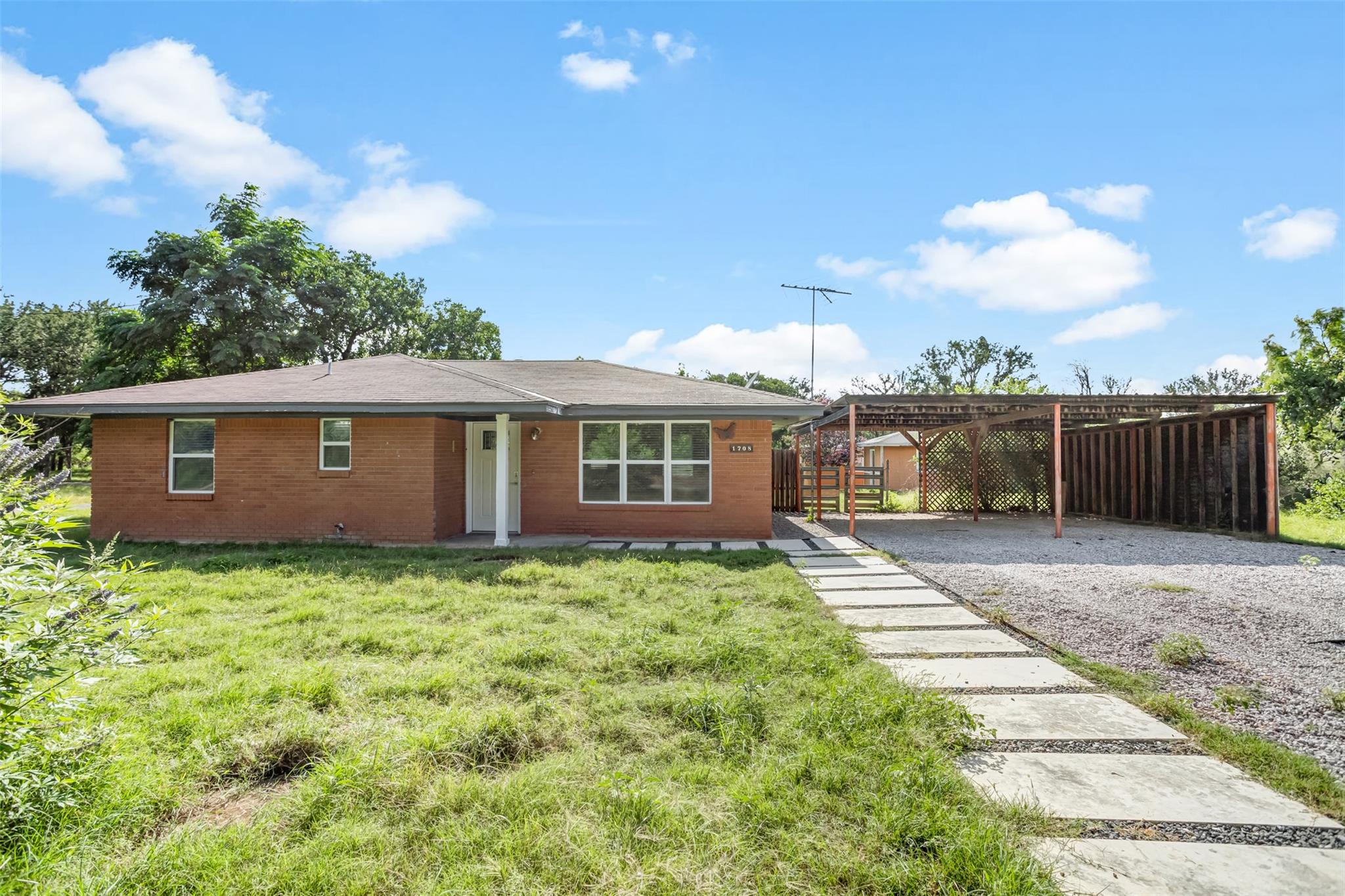 1708 Woodcrest Dr, Marble Falls, TX 78654