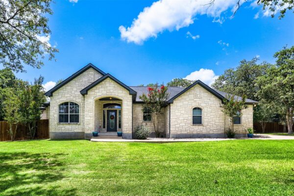138 Elm Wood Dr, Elgin