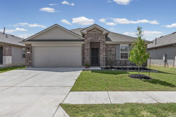 325 Granary Dr, Uhland