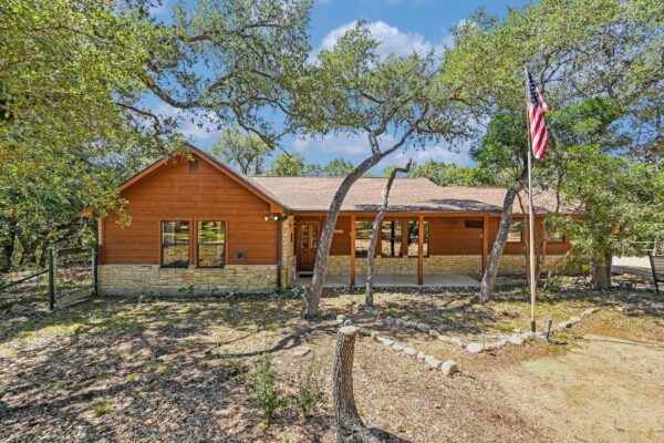 611 Mountain Crest Dr, Wimberley