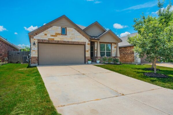 188 Shale Cir, Buda