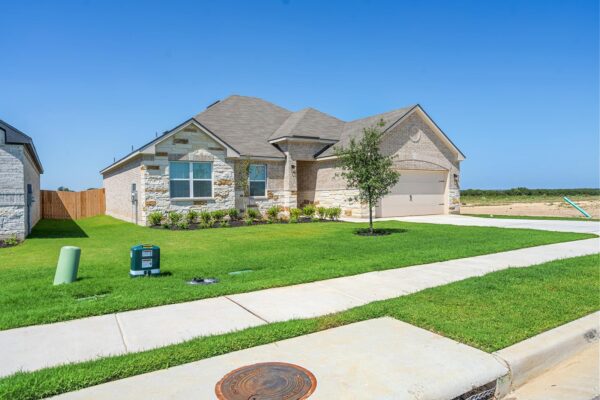 401 W Luna Blue Ln, Jarrell