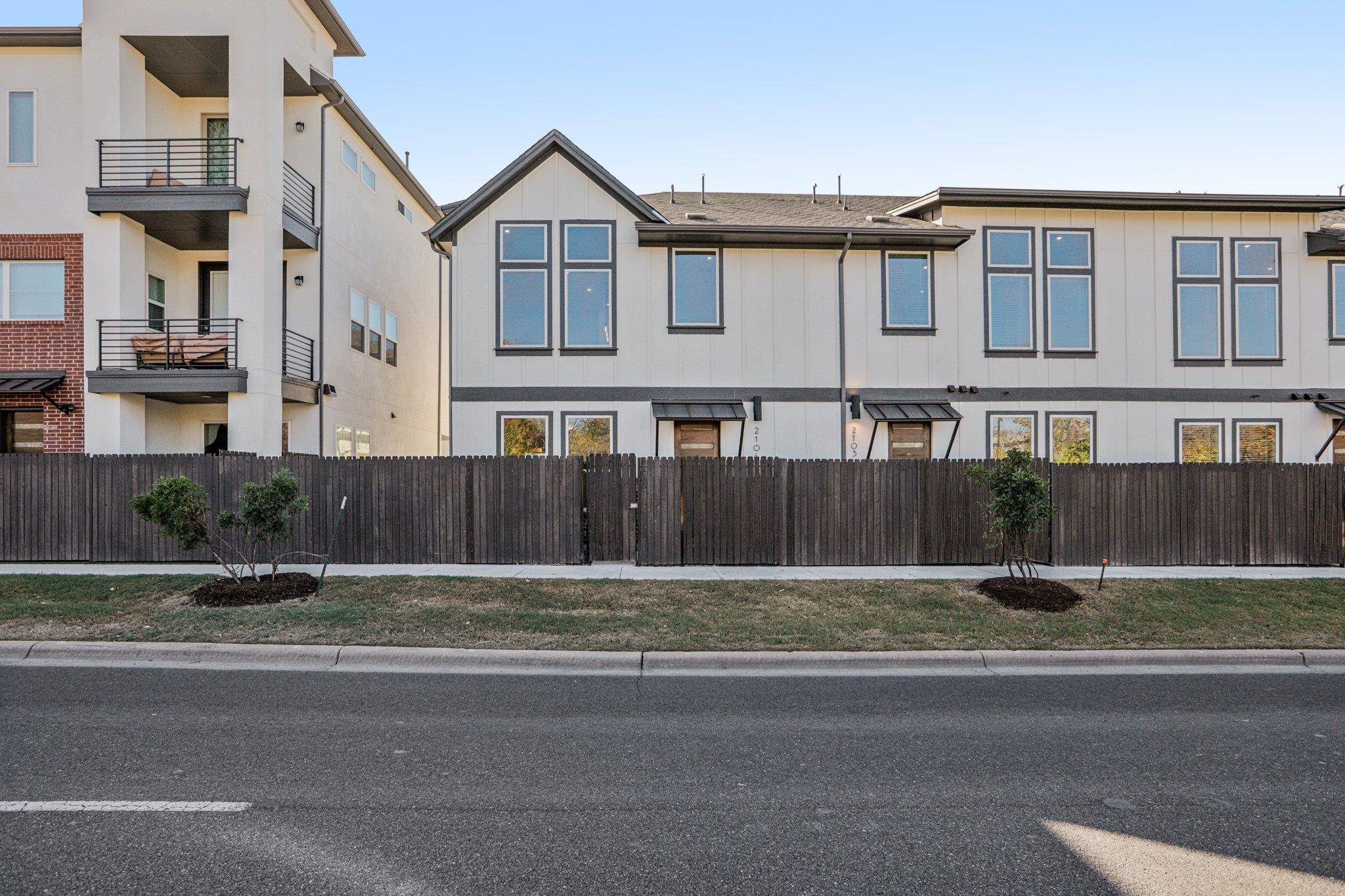 200 W 56th St #2104, Austin, TX 78751