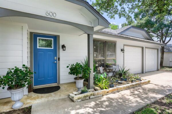600 Live Oak Dr, Cedar Park