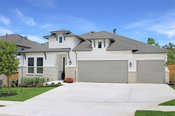 693 Jackson River Loop, Kyle