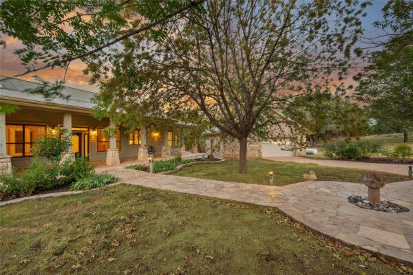 1118 Rustic Ln, Spicewood