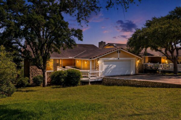 310 Dogie Dr #A, Horseshoe Bay