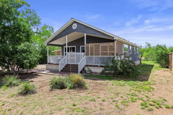 813 Airway St, Kingsland