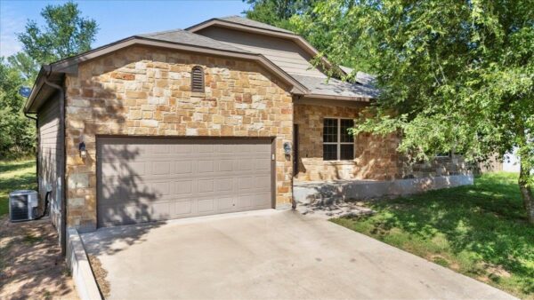 163 Puu Waa Waa Ln, Bastrop