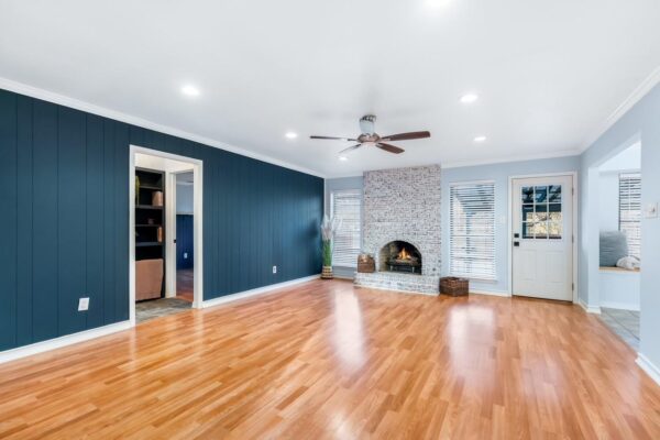 208 Woodmont Dr, Georgetown
