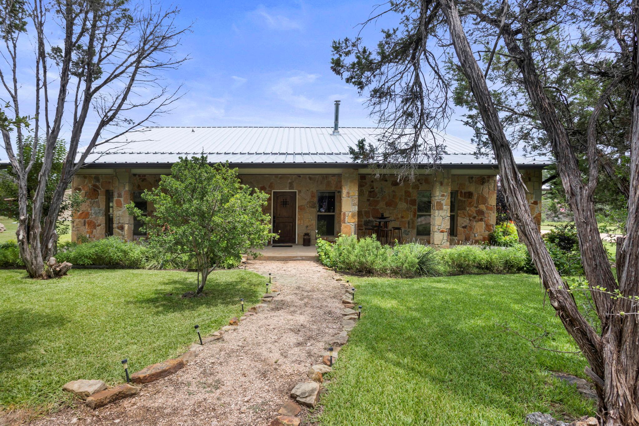 201 N Oak Vista Dr, Burnet, TX 78611