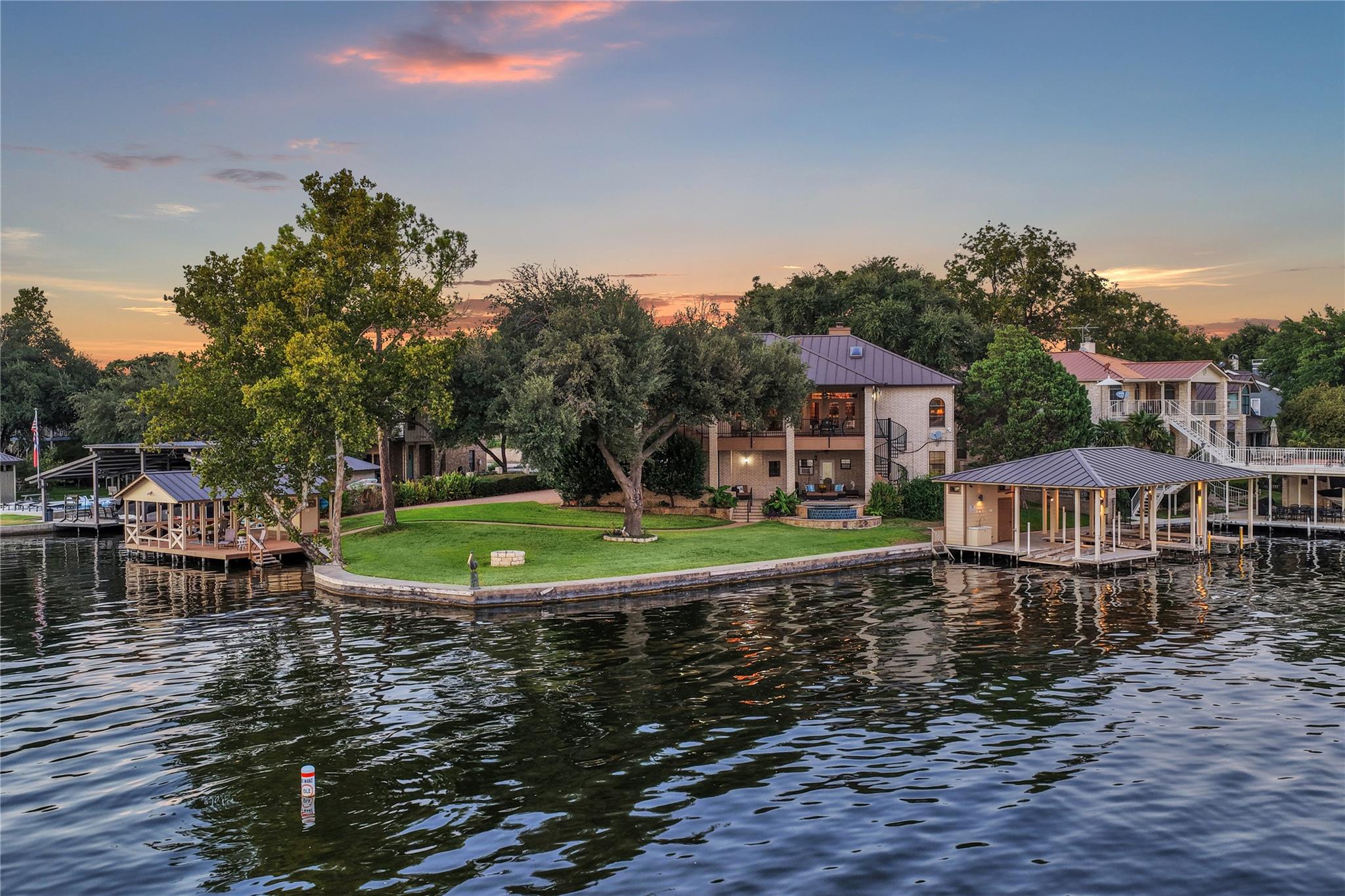 2240 Fred Woods Dr, Kingsland, TX 78639