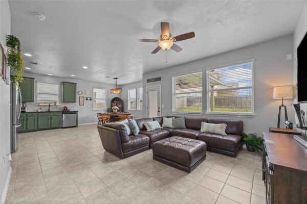230 Eagle Brook Ln, Buda