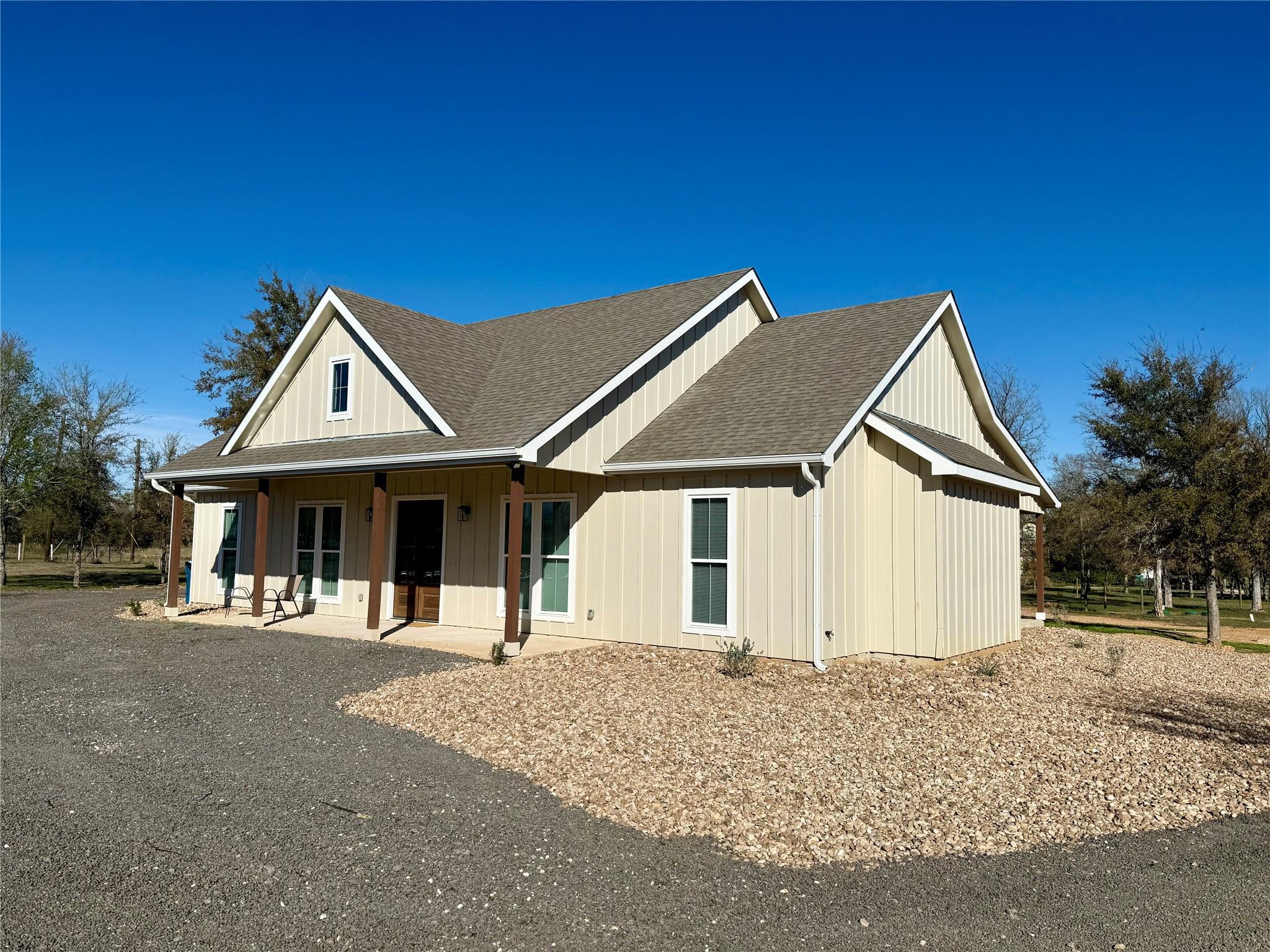 1353 Red Town Rd #B, Elgin, TX 78621