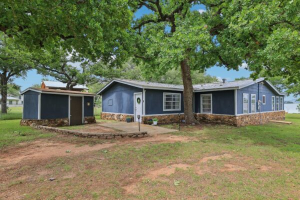 145 Oak Point Dr, Tow