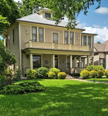 622 W 7th St, Taylor
