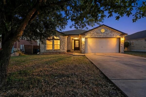 394 Verano Cir, Kyle