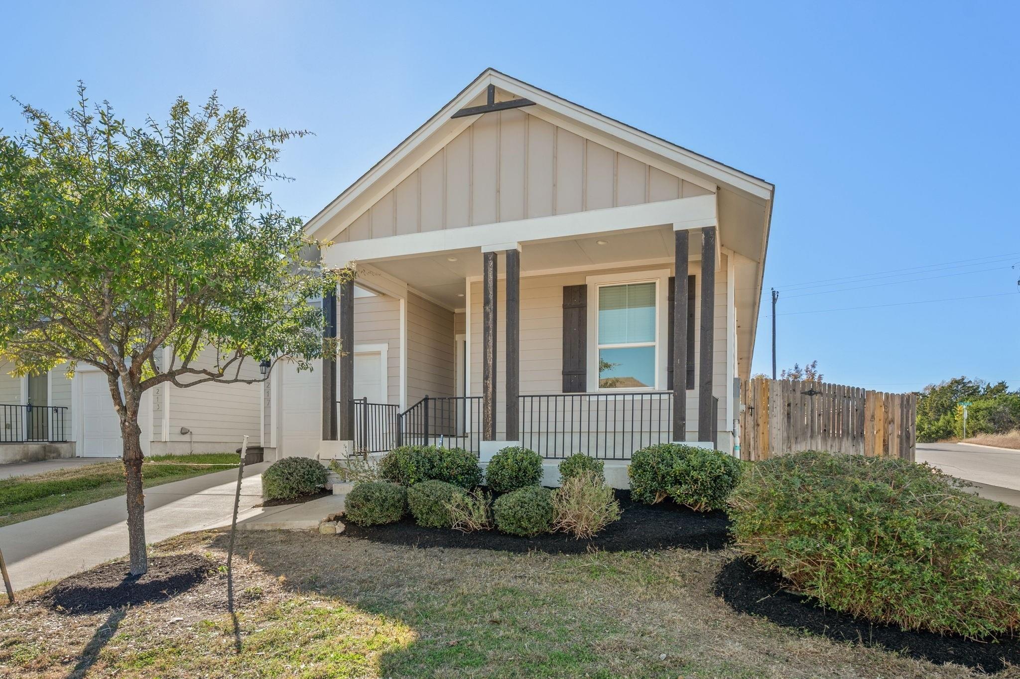 217 Michaelis Dr, Leander