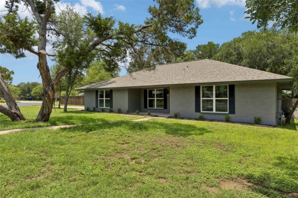 2306 Standish Dr, Austin