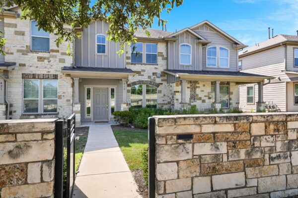 419 N Heatherwilde Blvd, Pflugerville