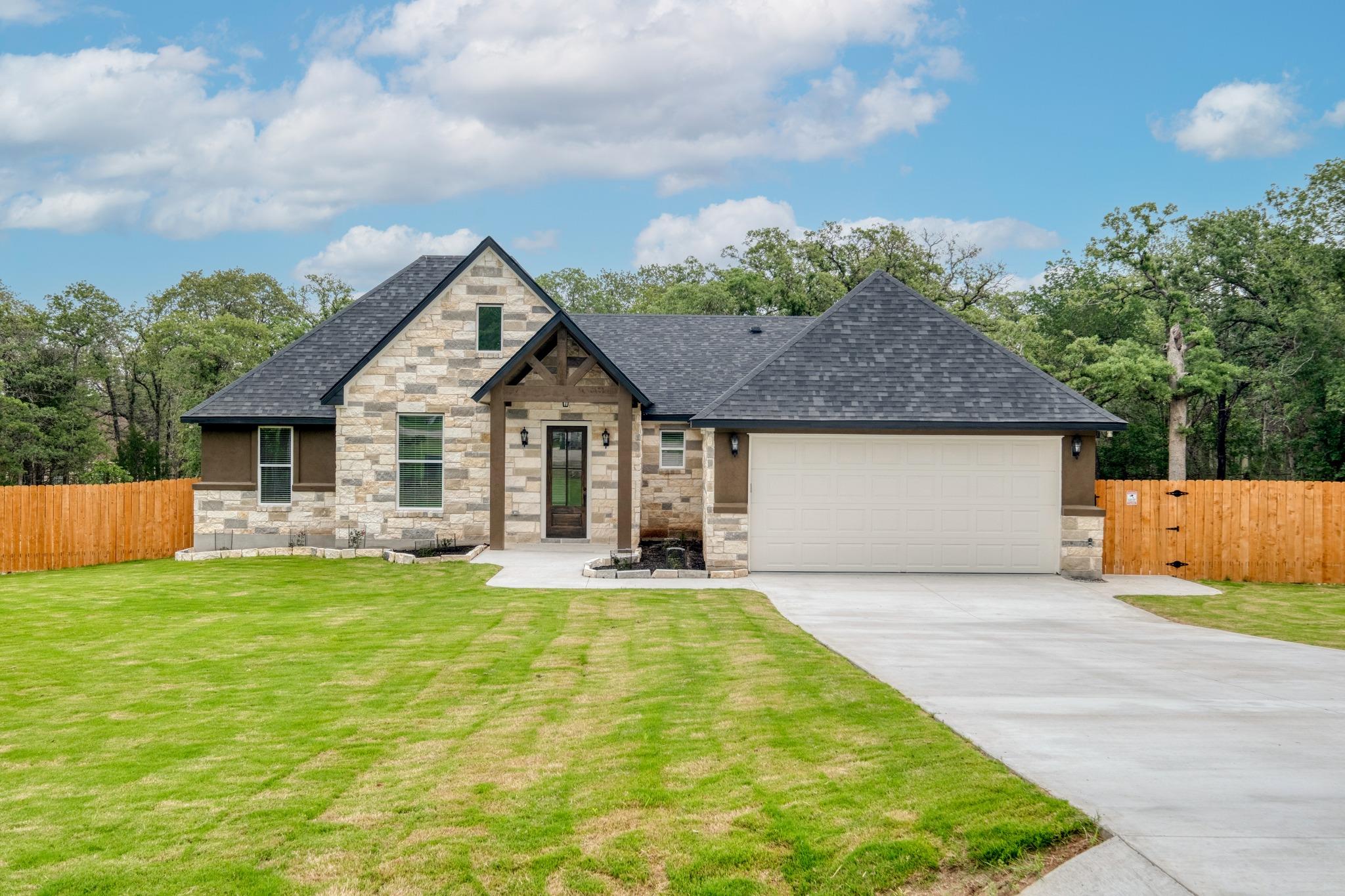 116 Pine Point Cv, Elgin, TX 78621