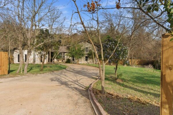 8707 White Cliff Dr, Austin