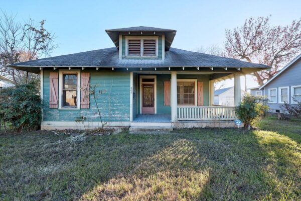 809 E 45th 1/2 St, Austin