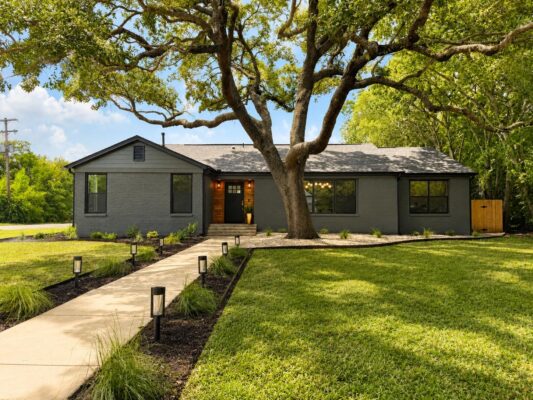 1200 Spruce St, Lockhart