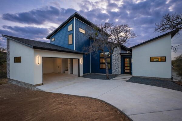 334 Lake Dr, Buchanan Dam