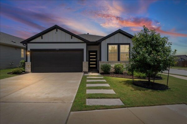 158 Gullivers Dr, Elgin