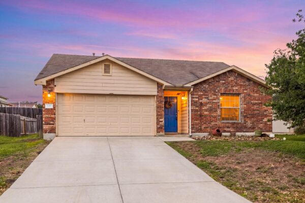 137 Sawgrass Cir, Kyle