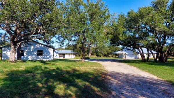 132 Offer Ln, Llano