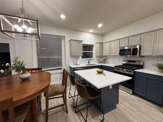 1104 Henderson Dr, Leander