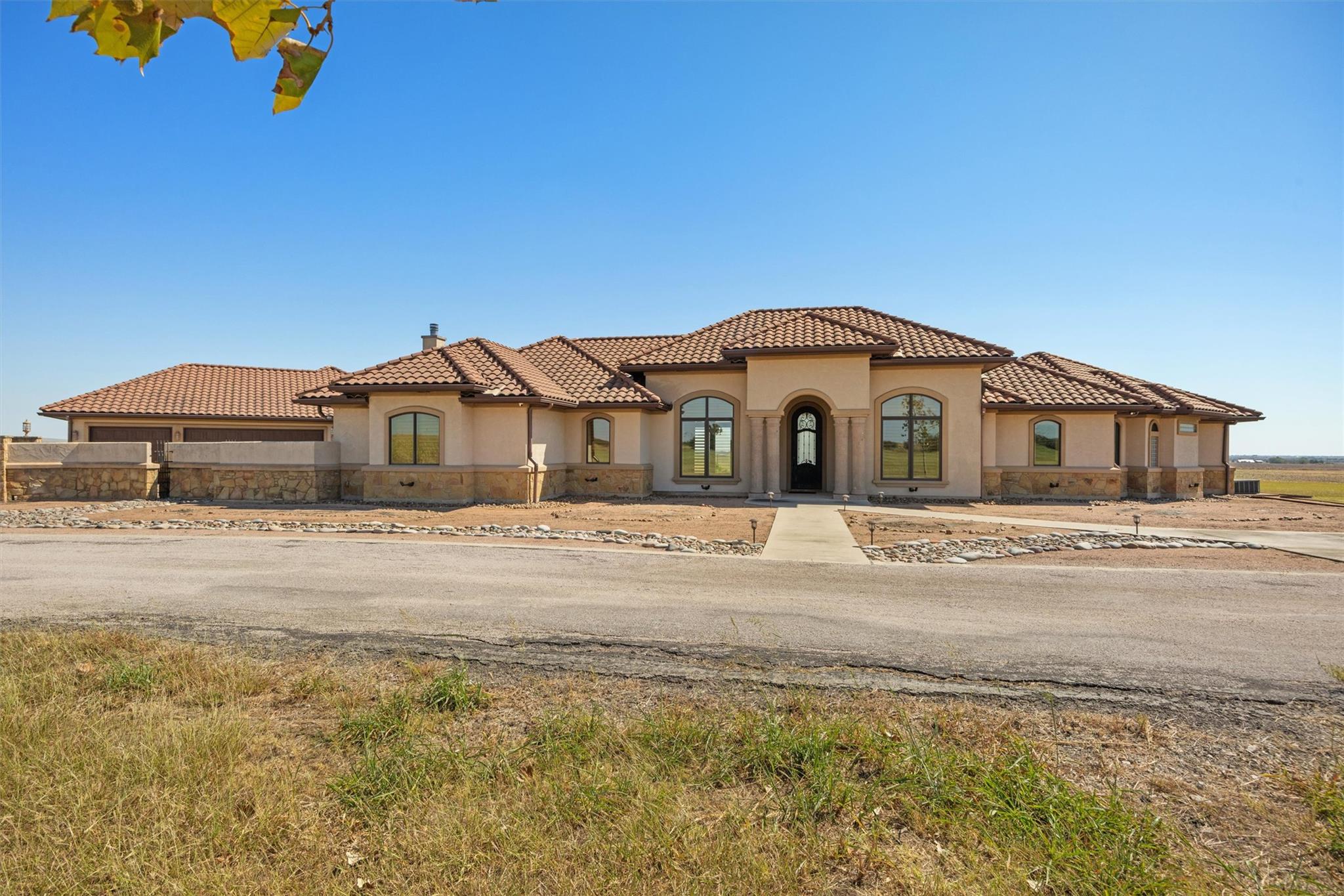 14502 Lund Carlson Rd, Coupland, TX 78615