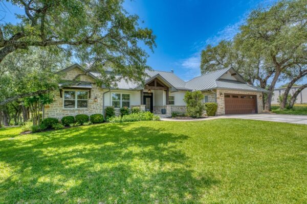 701 Indian Paint Trl, Horseshoe Bay