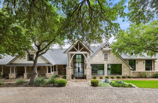 1421 Circle Ridge Dr, West Lake Hills