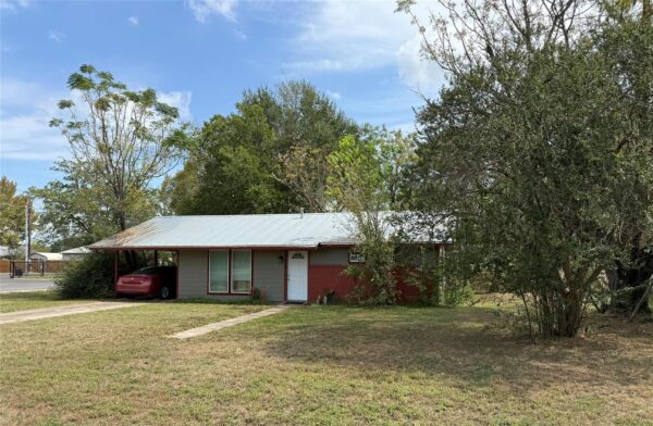 301 Lynch St, Smithville