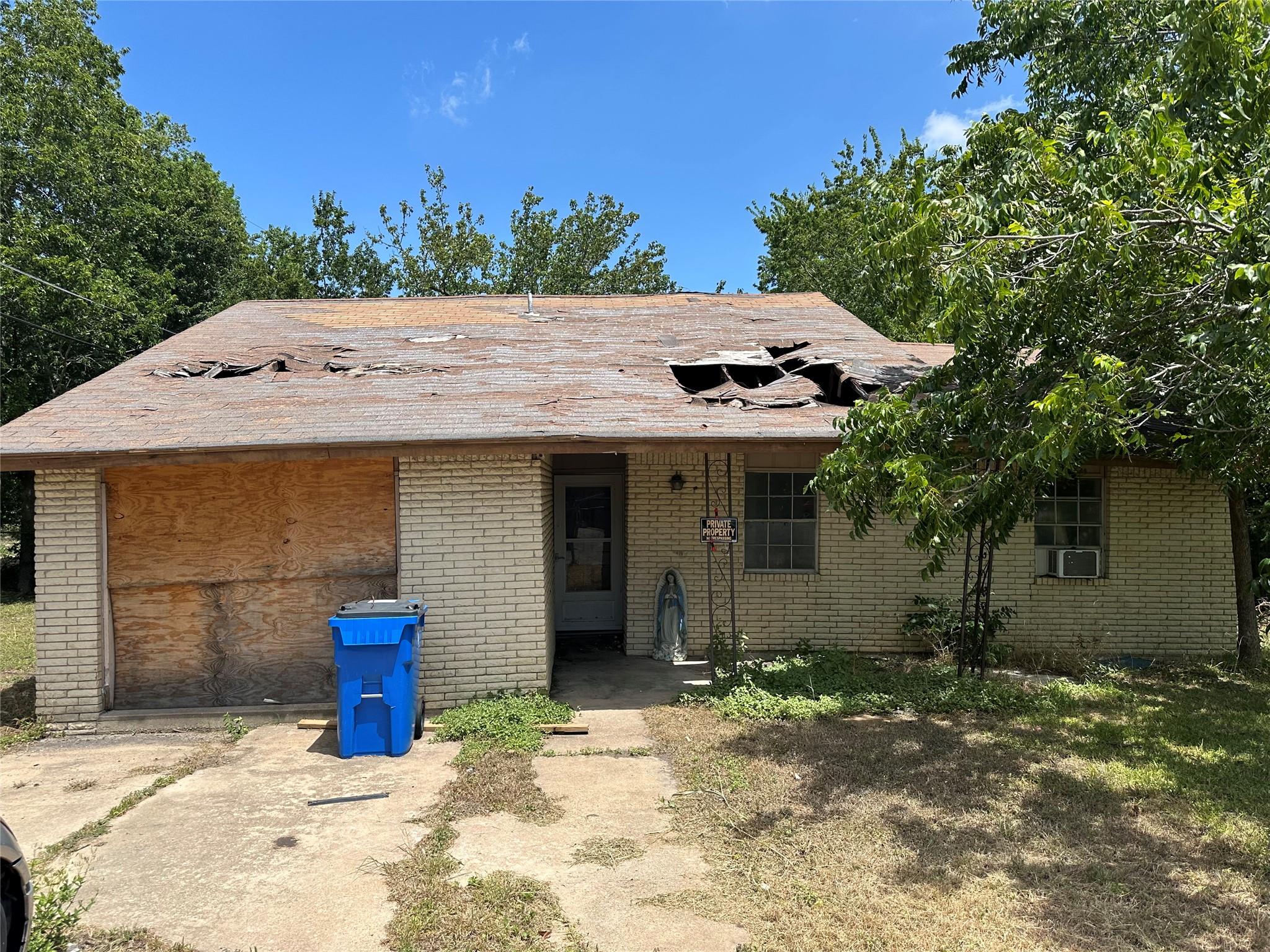506 Forest Ct, Taylor, TX 76574