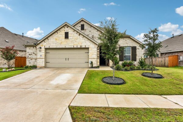 330 Bay Breeze Dr, Kyle
