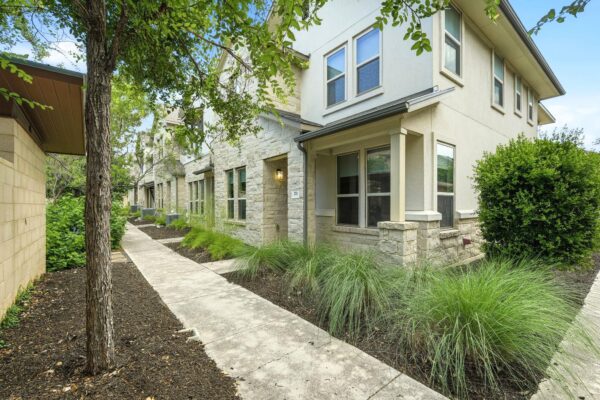 13800 Lyndhurst St #271, Austin