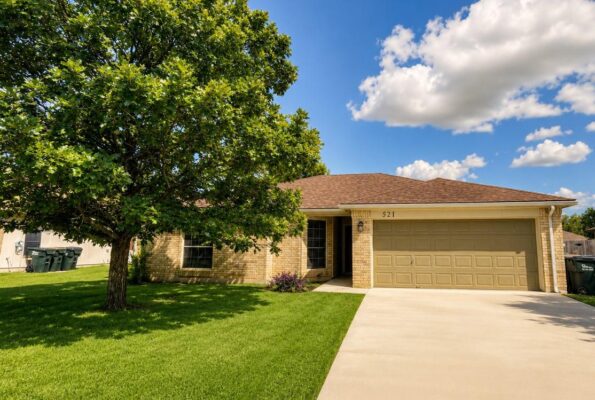 521 Britni Loop, Kyle